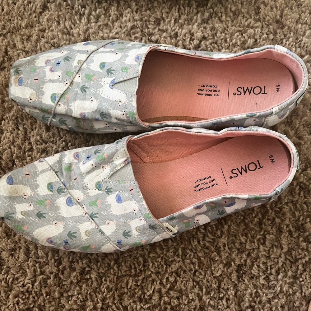 Llama Toms size Woman’s 6